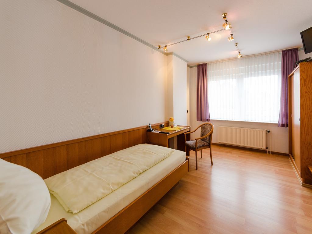 Landhotel Hamburger Hof Nettlingen Oda fotoğraf